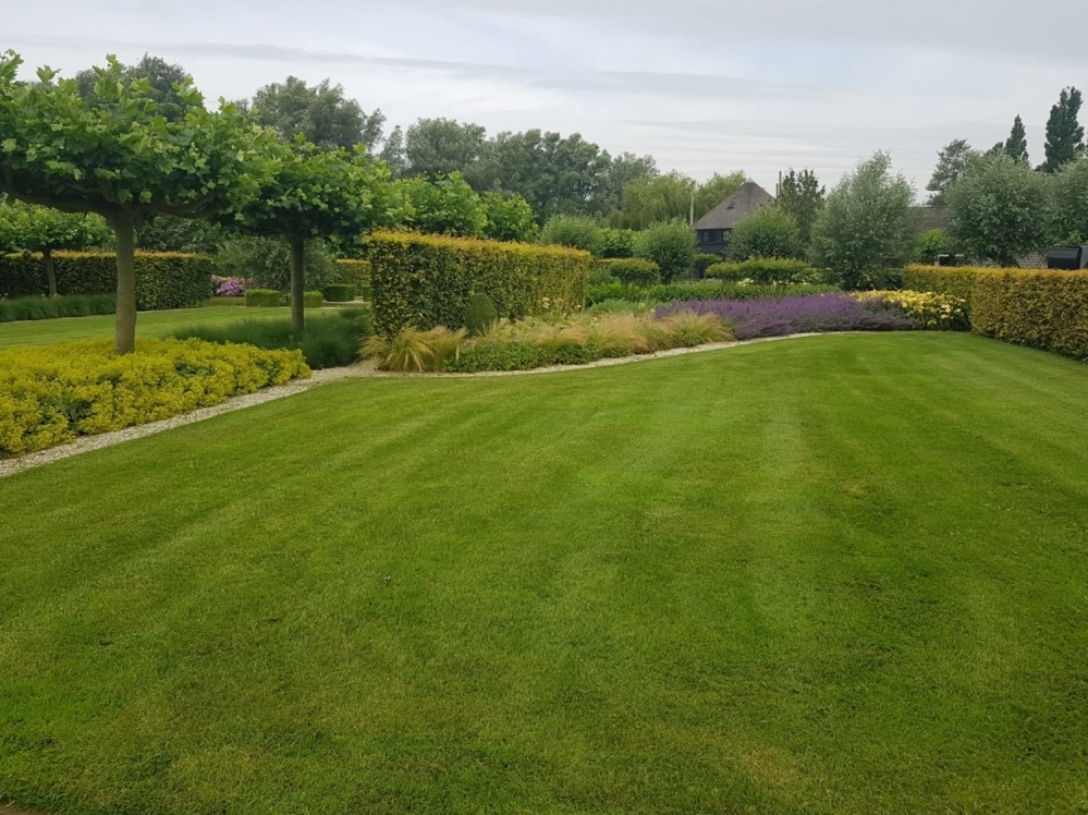 Klassieke tuin in Montfoort 2 - van Dam Groenvoorzieningen